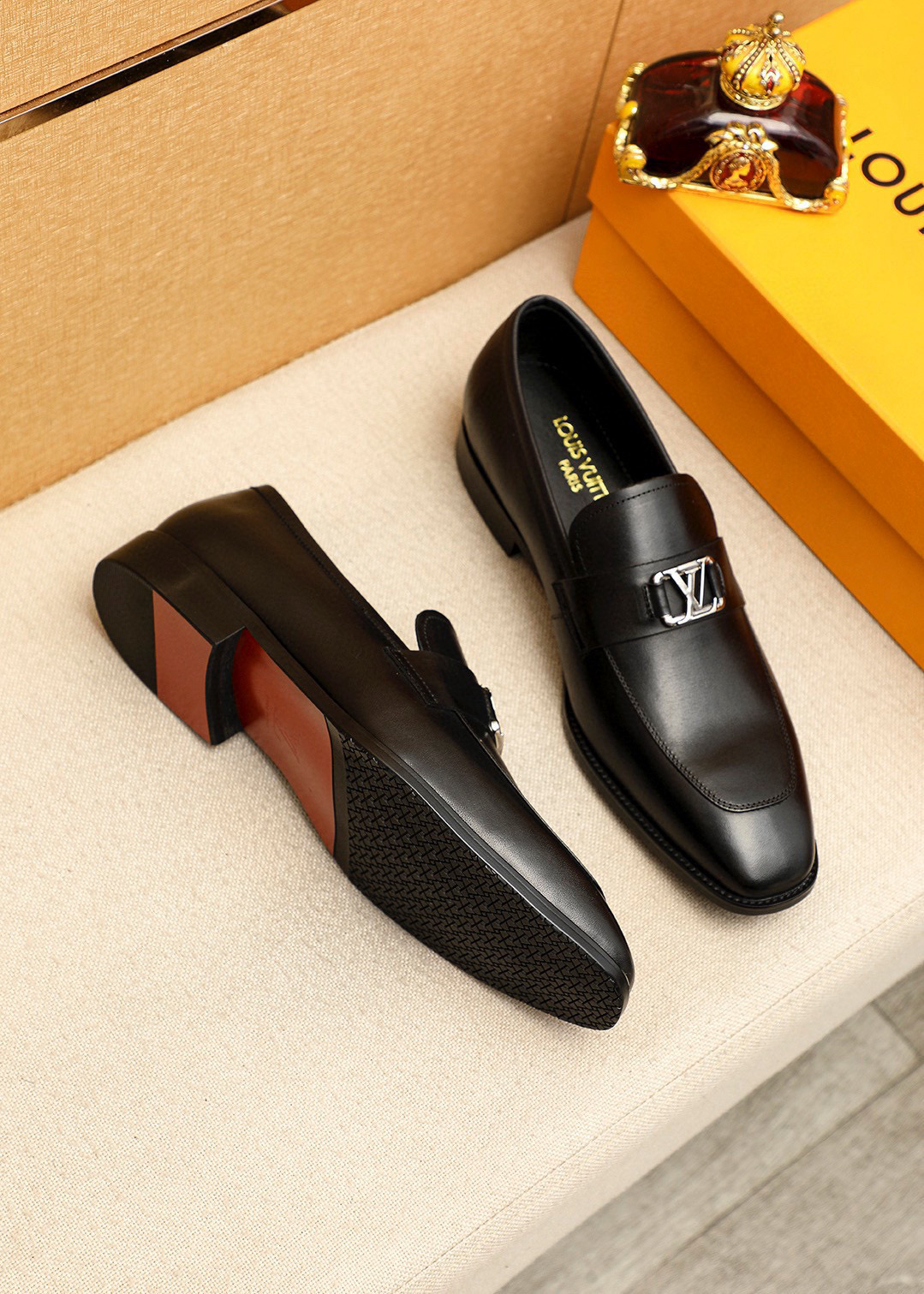 Luxury Louis Vuitton Dress Shoe - Black