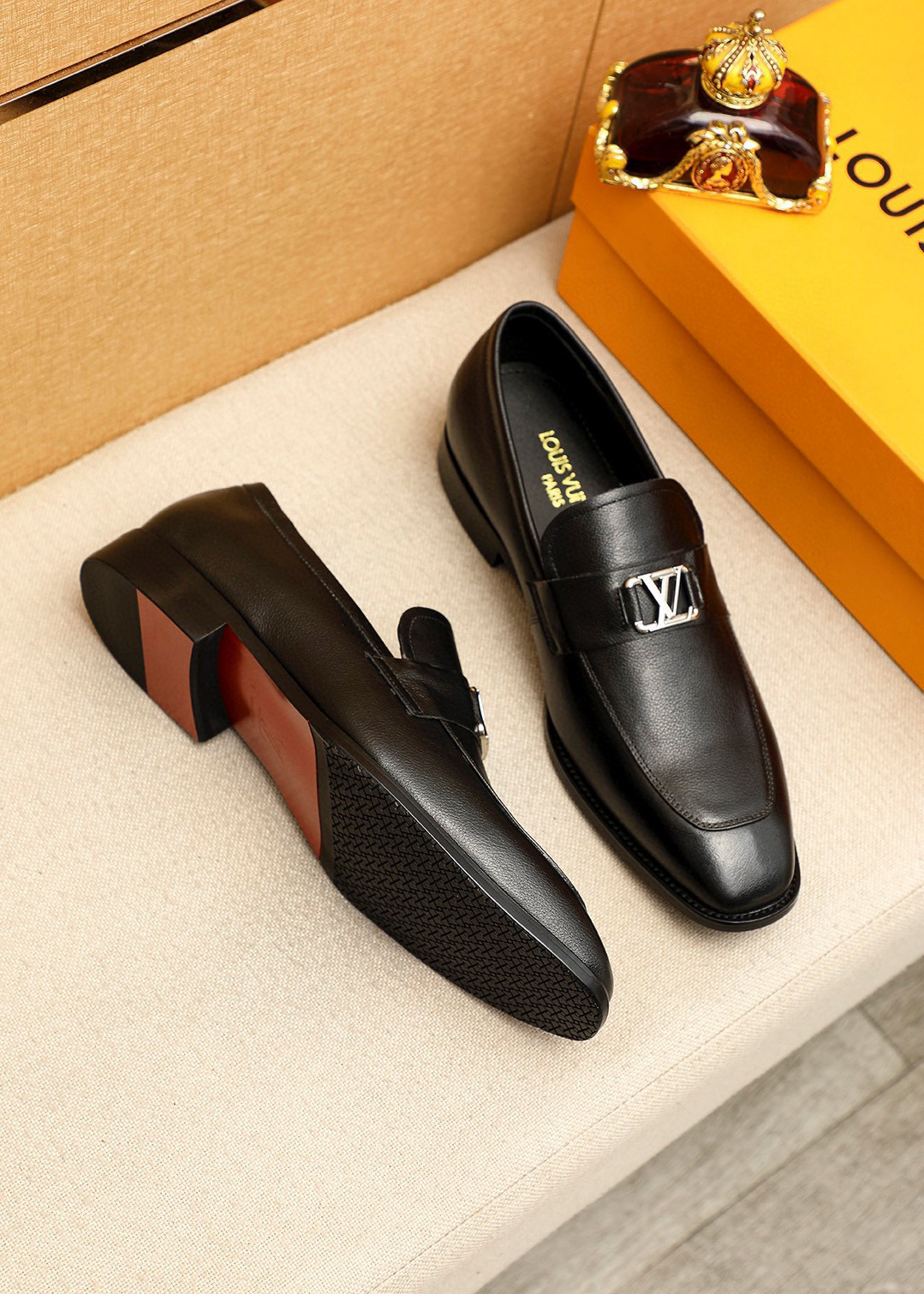 Luxury Louis Vuitton Dress Shoe - Black1