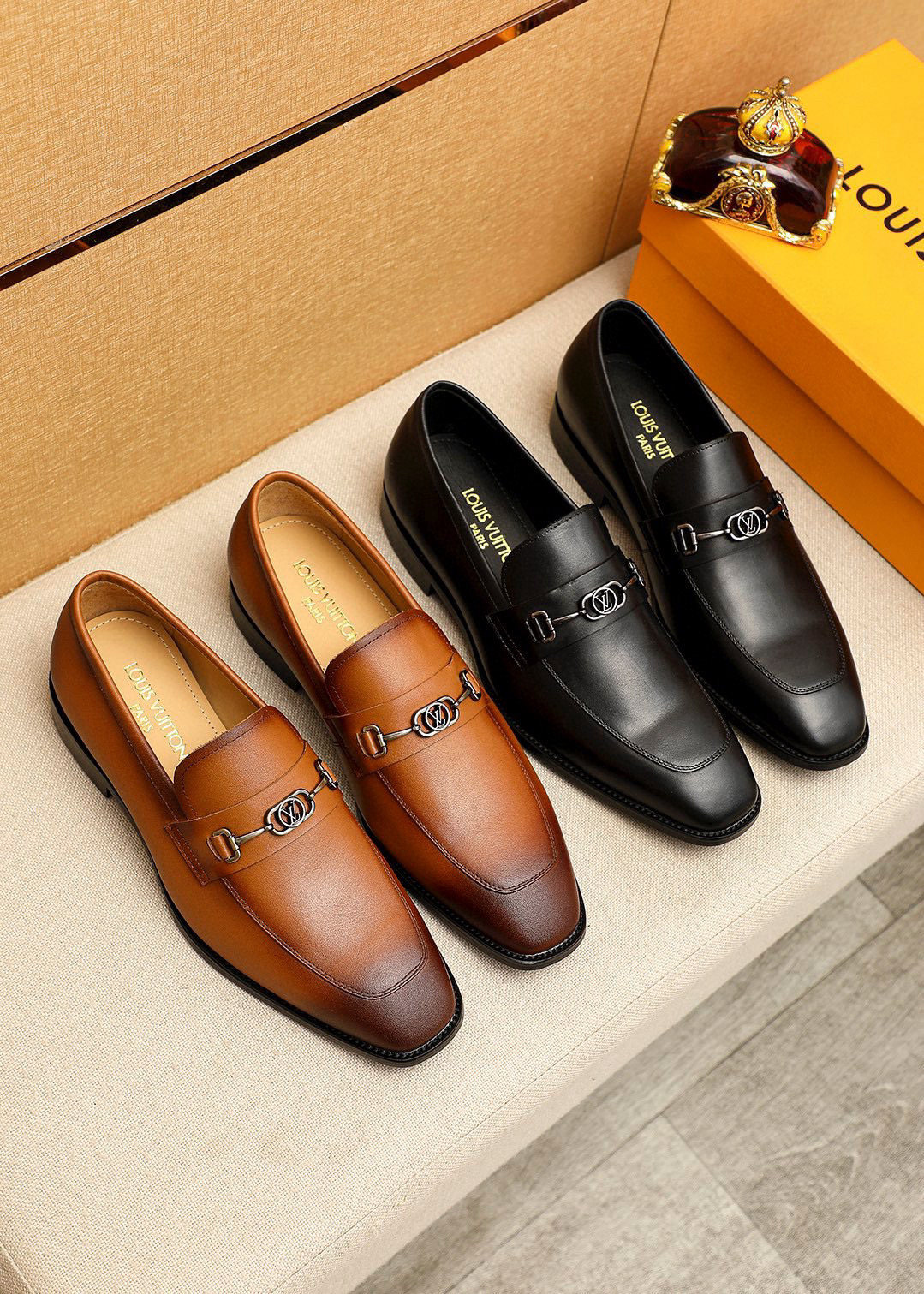 Luxury Louis Vuitton Dress Shoe - Brown - Black